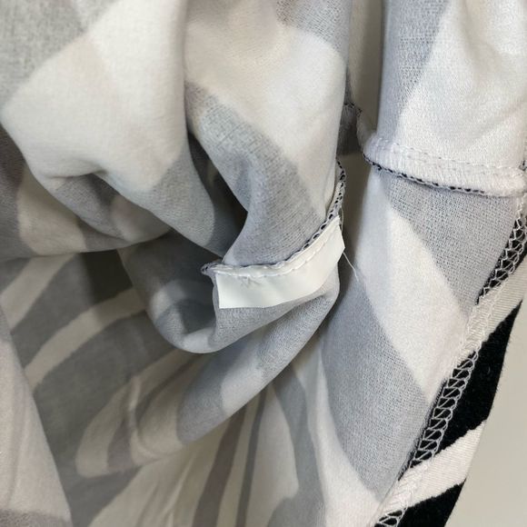 Joseph Ribkoff Spaghetti Strap Tank Top Sz 8 - Picture 3 of 6